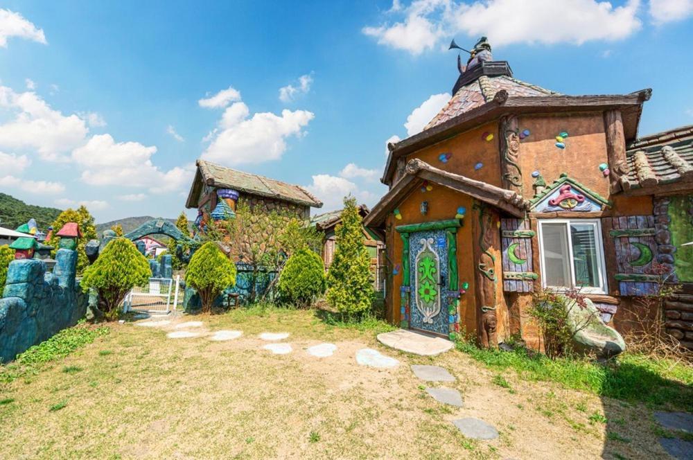 Lala Land Pet Friendly Pension 경주 외부 사진